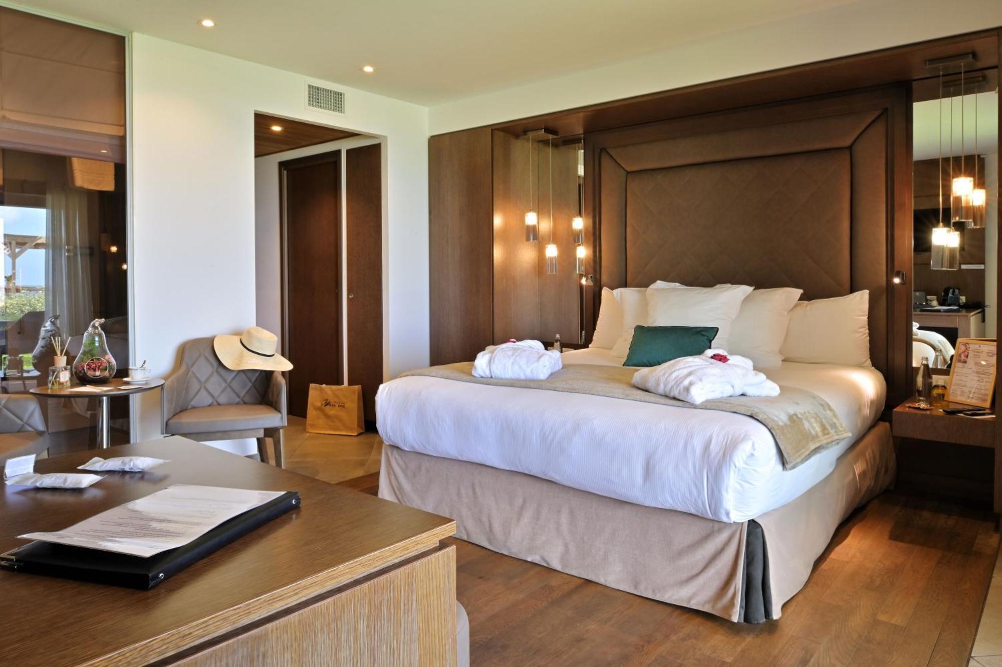 Junior Suite with Sea View and Terrace - Disability Access,1606590224:JPEG